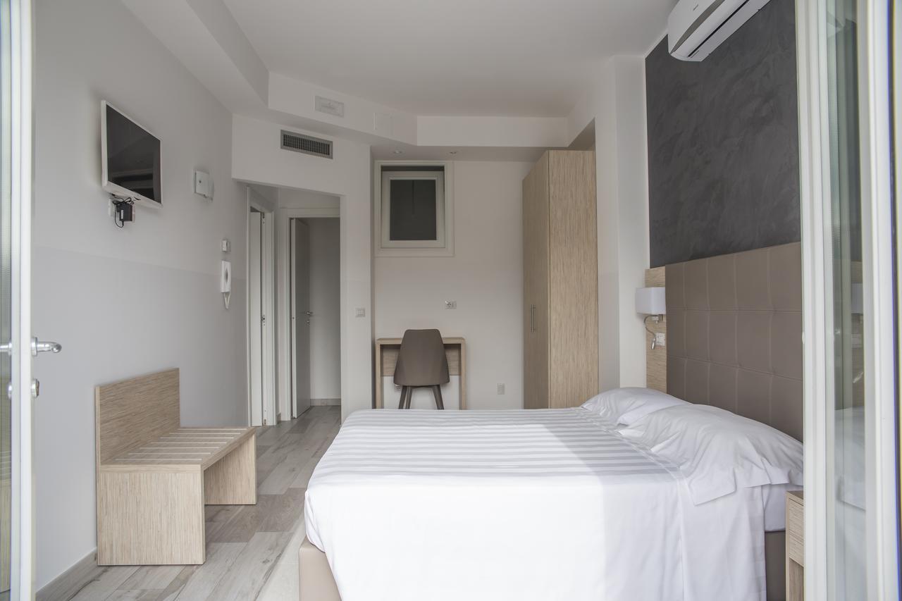 Rooms A Due Passi Dal Mare Porto Recanati Exterior photo