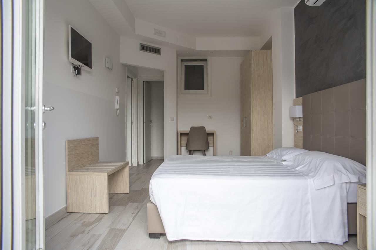 Rooms A Due Passi Dal Mare Porto Recanati Exterior photo